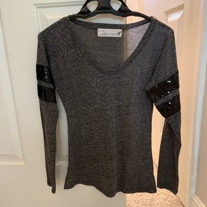 Sequined sleeve T-shirt